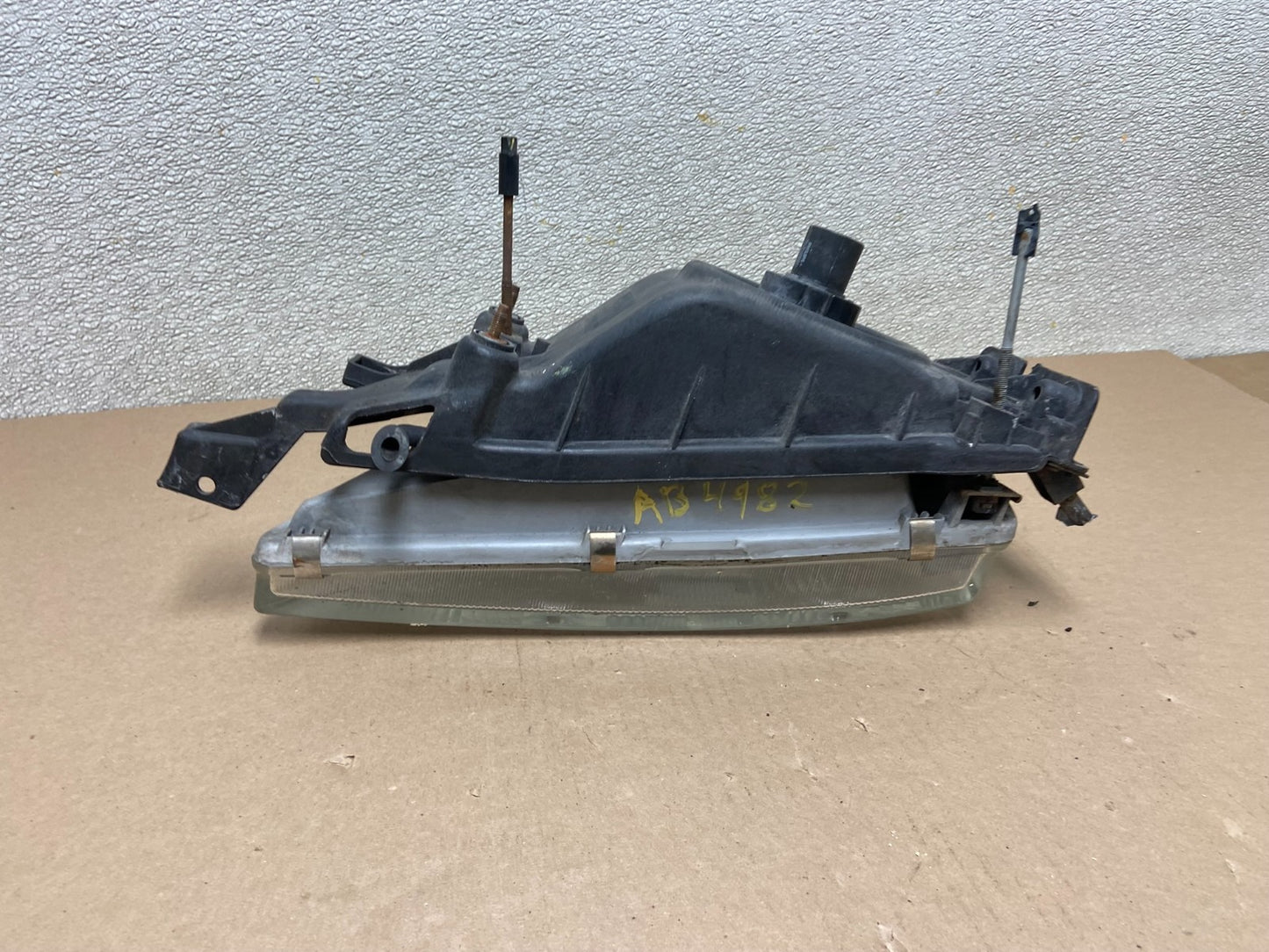 1995 to 1996 Nissan Maxima Right Passenger Side Headlight Halogen OEM AB4982 DW6