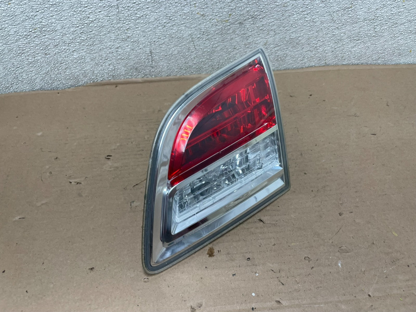 2007 2008 2009 Mazda Cx-9 Right Passenger Rh Side Inner Tail Light Oem AA9971 LK2