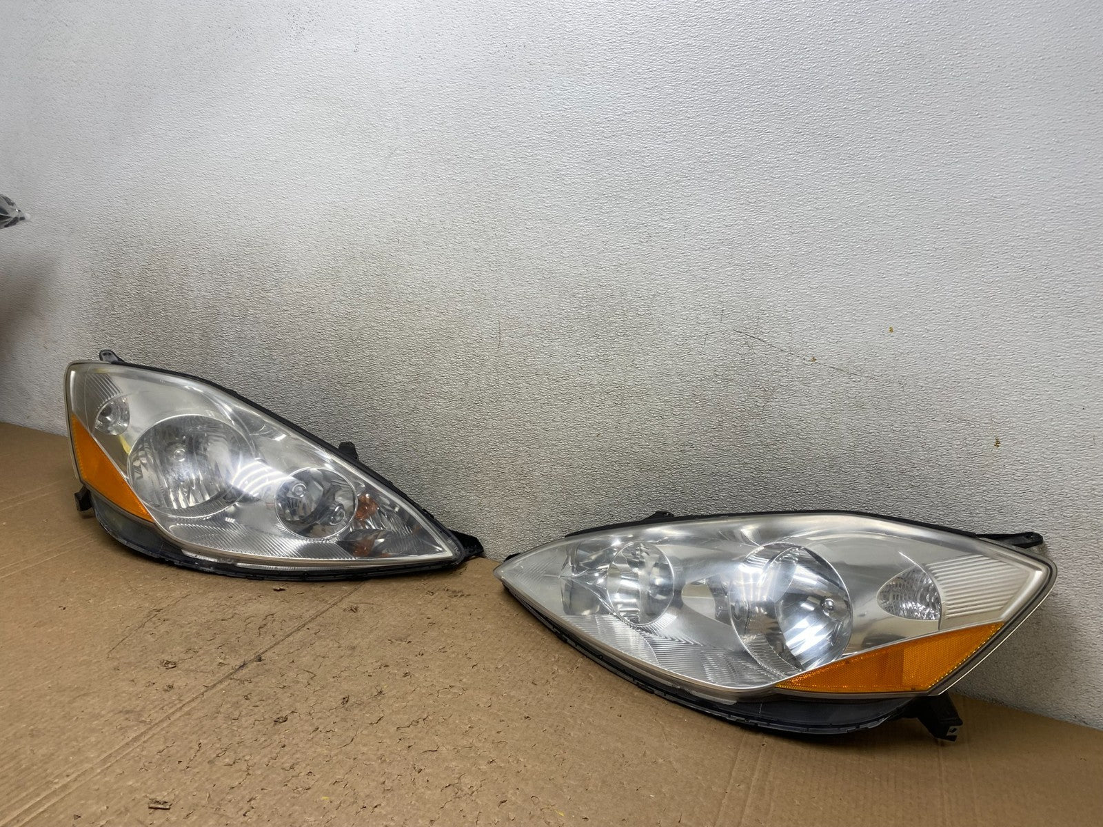 2006 to 2010 Toyota Sienna Left+Right Side Set Headlights Halogen V3682 DW1