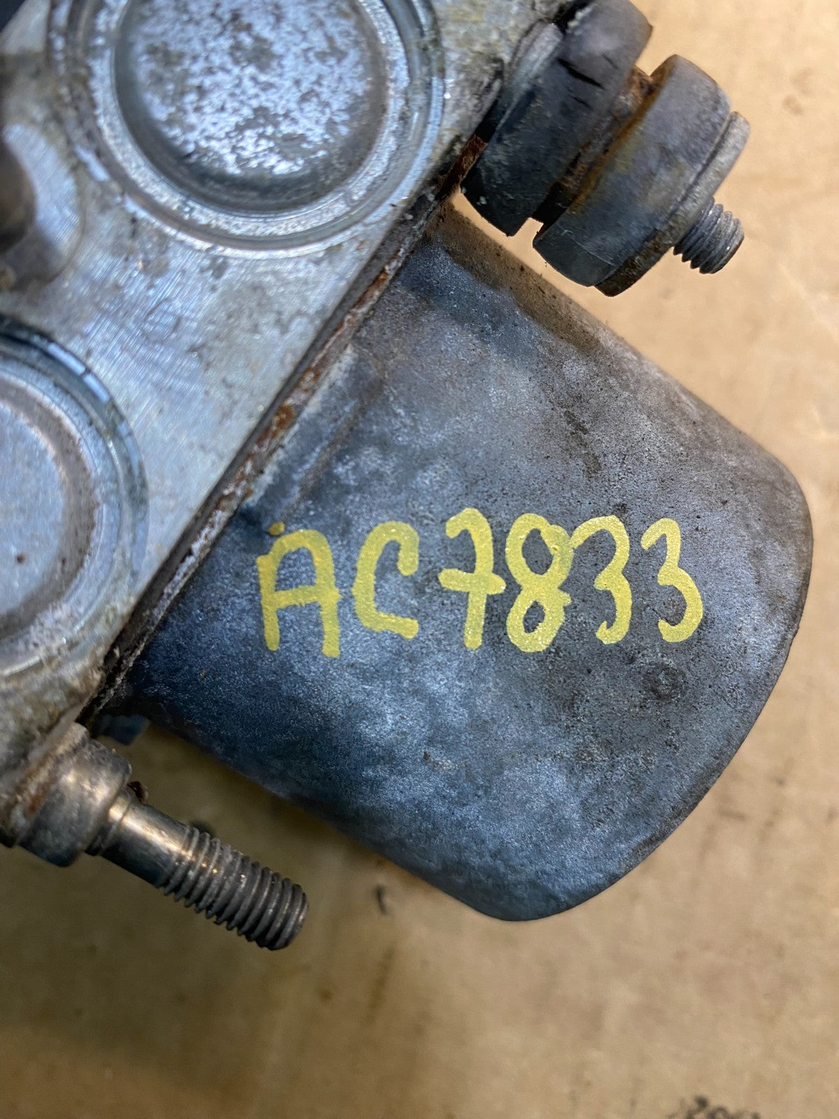 2004-2005 Subaru Forester 2.5L ABS Anti Lock Brake Pump Modulator ac7833 DG7