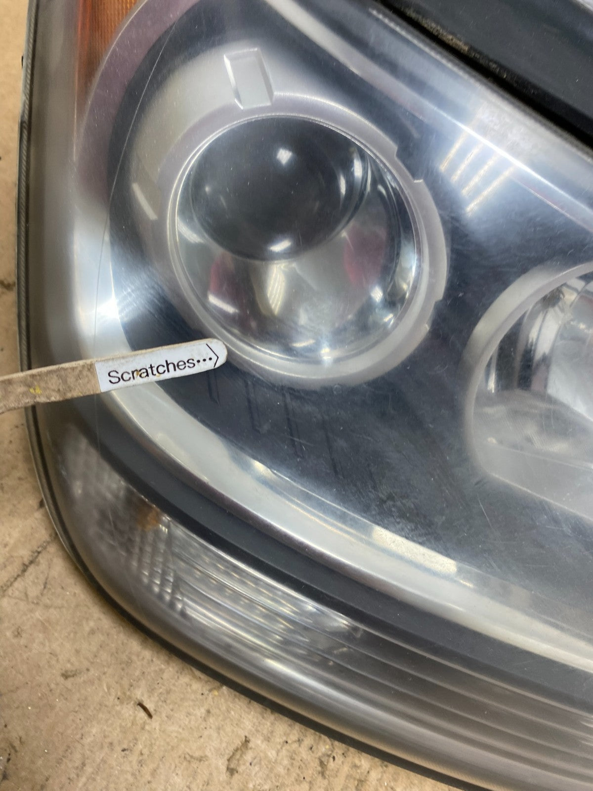 2009 2010 2011 Kia Borrego Right Passenger Side Halogen Headlight OEM AC3642 DW3