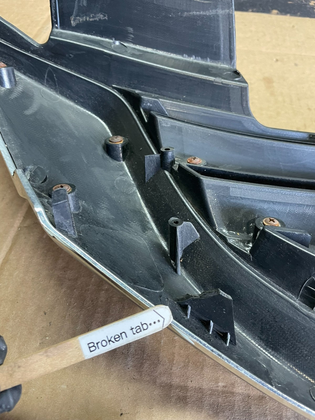 2013 to 2015 Honda Accord Front Upper Grill Grille AB3025 DG9
