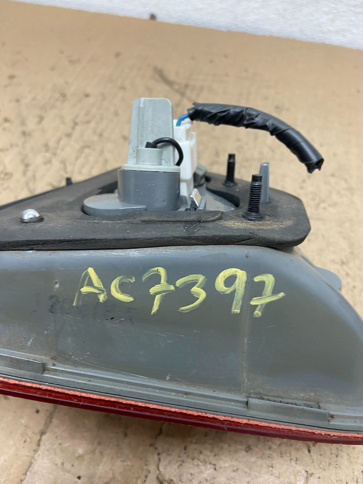 2007 to 2012 Hyundai Veracruz Inner Tail Light Left Driver Side AC7397 DW6