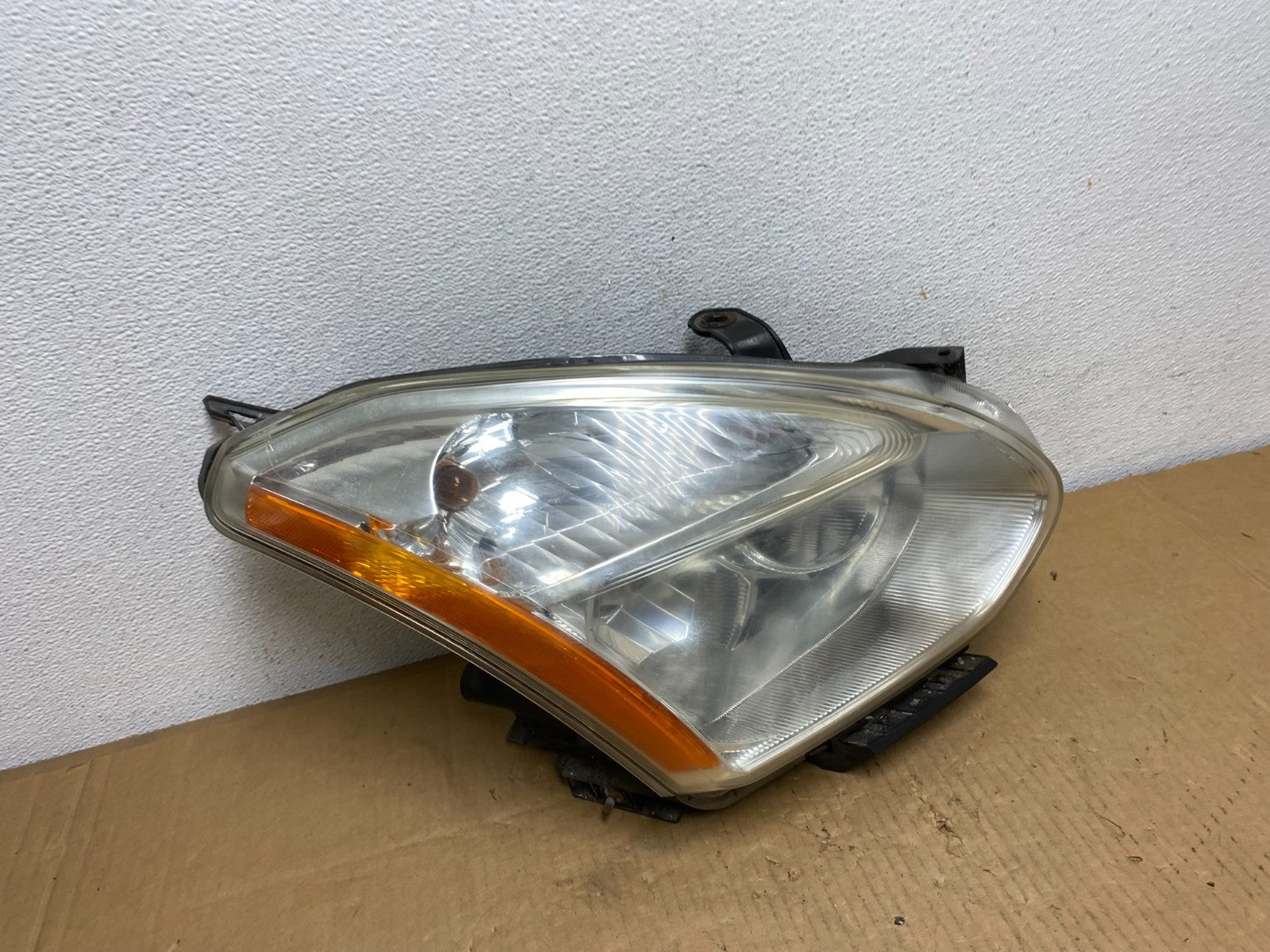 2009-2013 Nissan Rogue Right Passenger Halogen Headlight AD0942 DW2