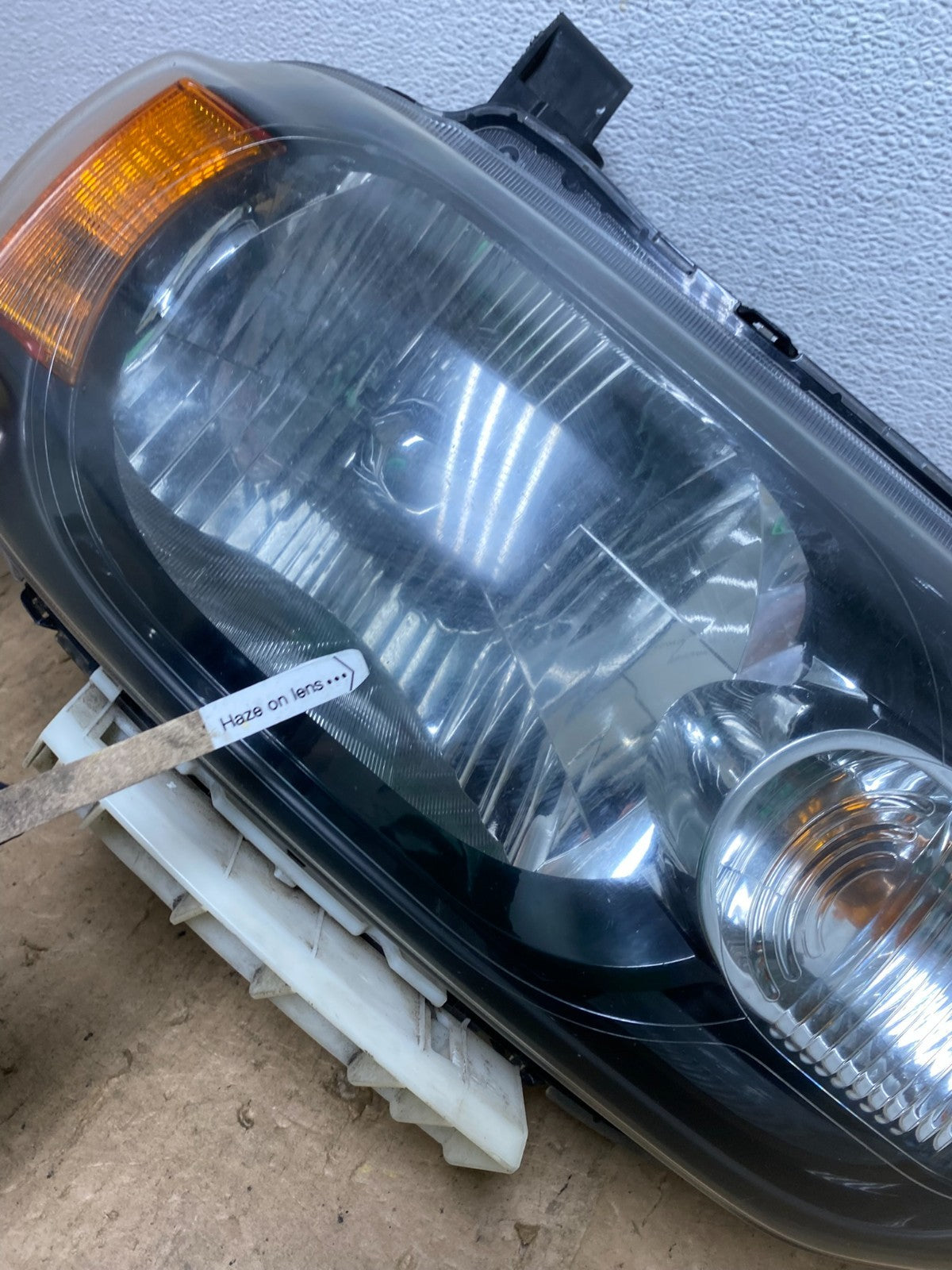 2009-2011 Nissan Cube Right Passenger RH Side Headlight Halogen AD0649 DW4