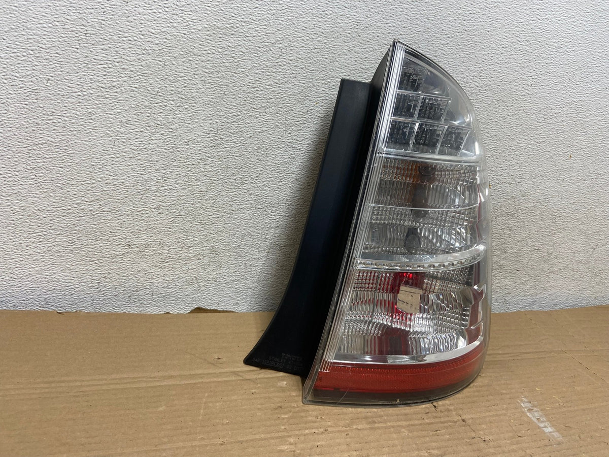 2006 to 2009 Toyota Prius Tail Light Right Passenger Side AG9030 LK1