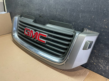 2002 to 2009 Gmc Envoy Front Upper Grill Grille OEM Z8590 DG2