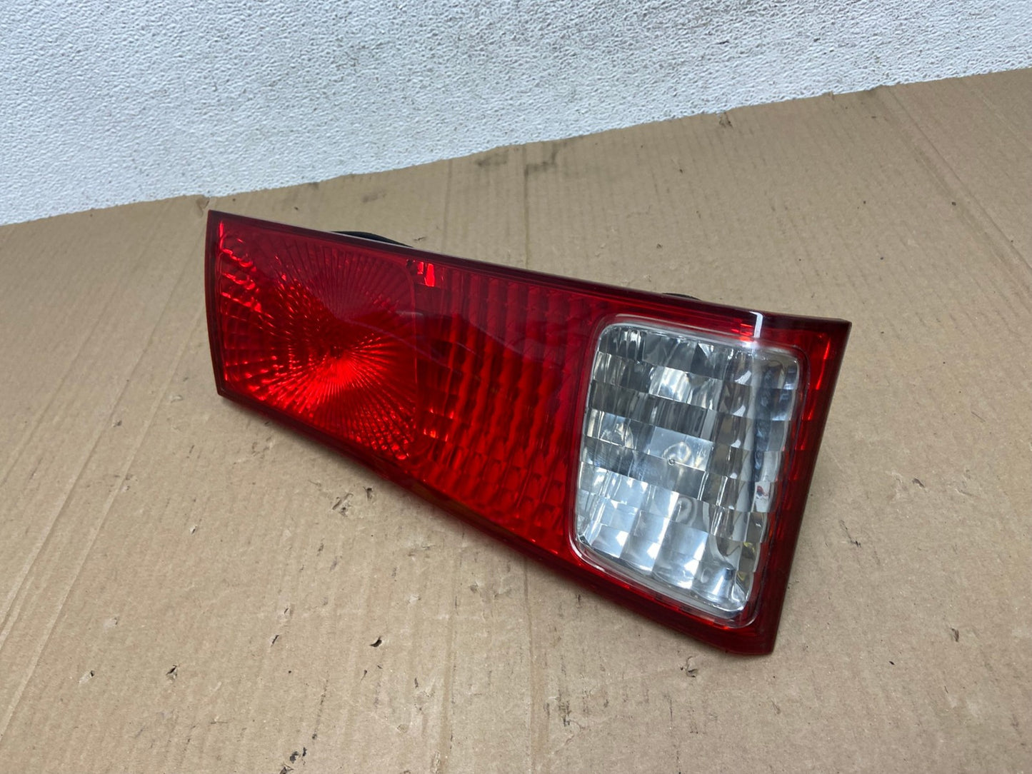 2000-2001 Toyota Camry Tail Light Left Driver LH Side Inner AE8948 LK1