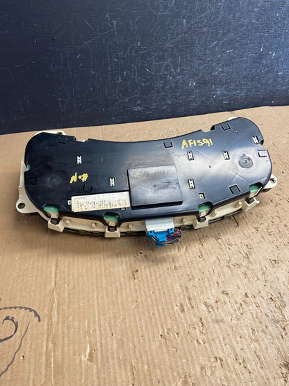 2001 to 2002 GMC Yukon Sierra Denali Instrument Gauge Cluster AF15915