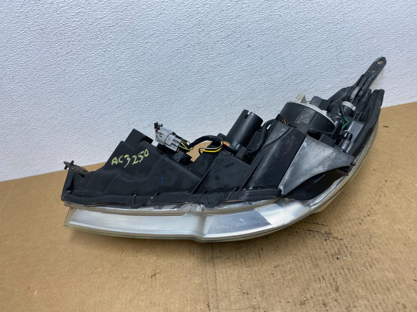 2010-2012 Subaru Legacy Outback Right Passenger Headlight Oem AC3250 DW7