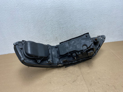 2005 to 2011 Lincoln Town Car Right Passenger Rh Side Headlight AG4660 DW7
