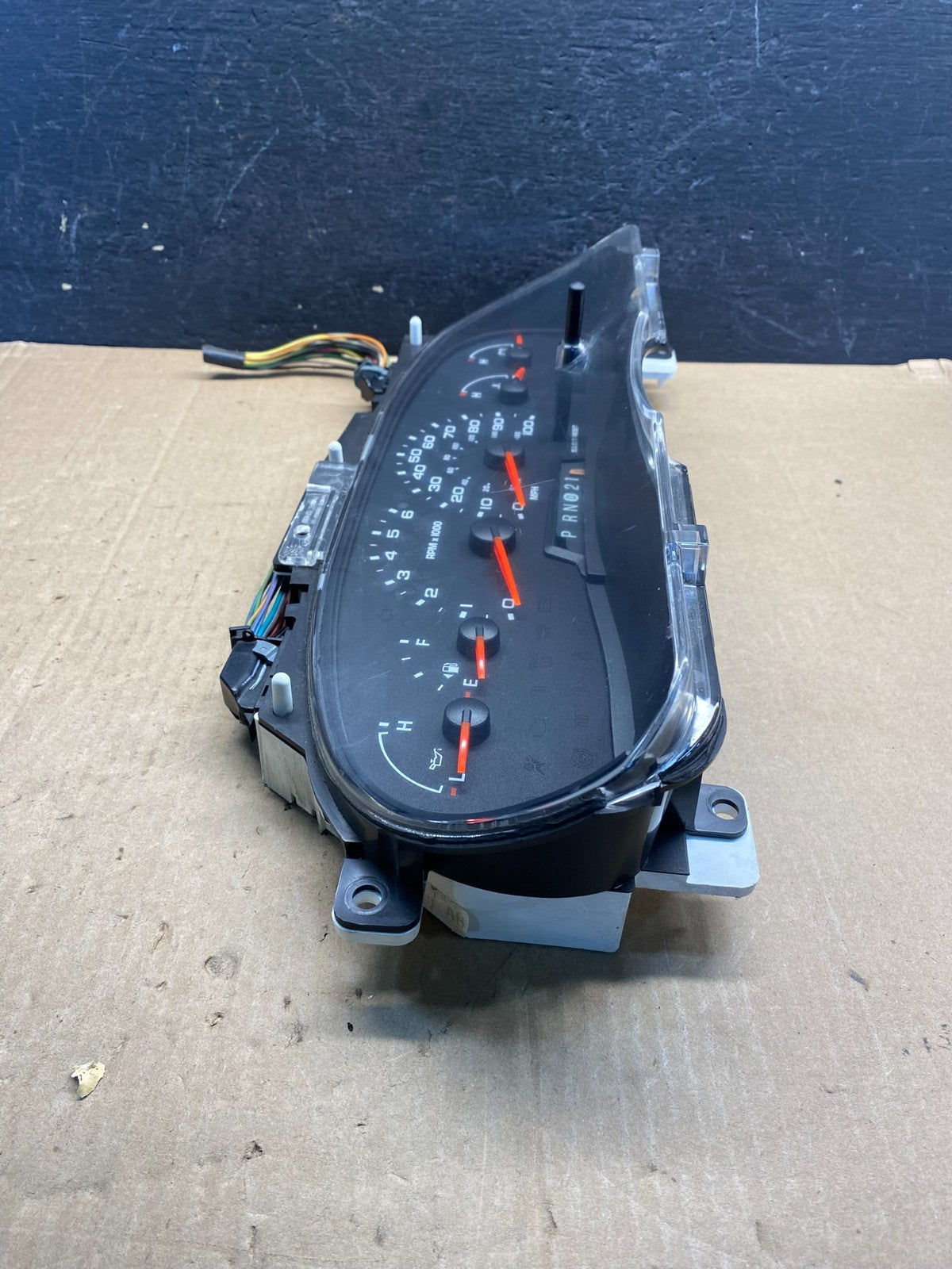 2004 to 2008 Ford E150 E250 Gauge Speedometer Cluster AE75791