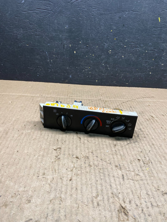 2001 - 2007 GMC Chevrolet Express 1500 Climate Control A/C o7028 DG0