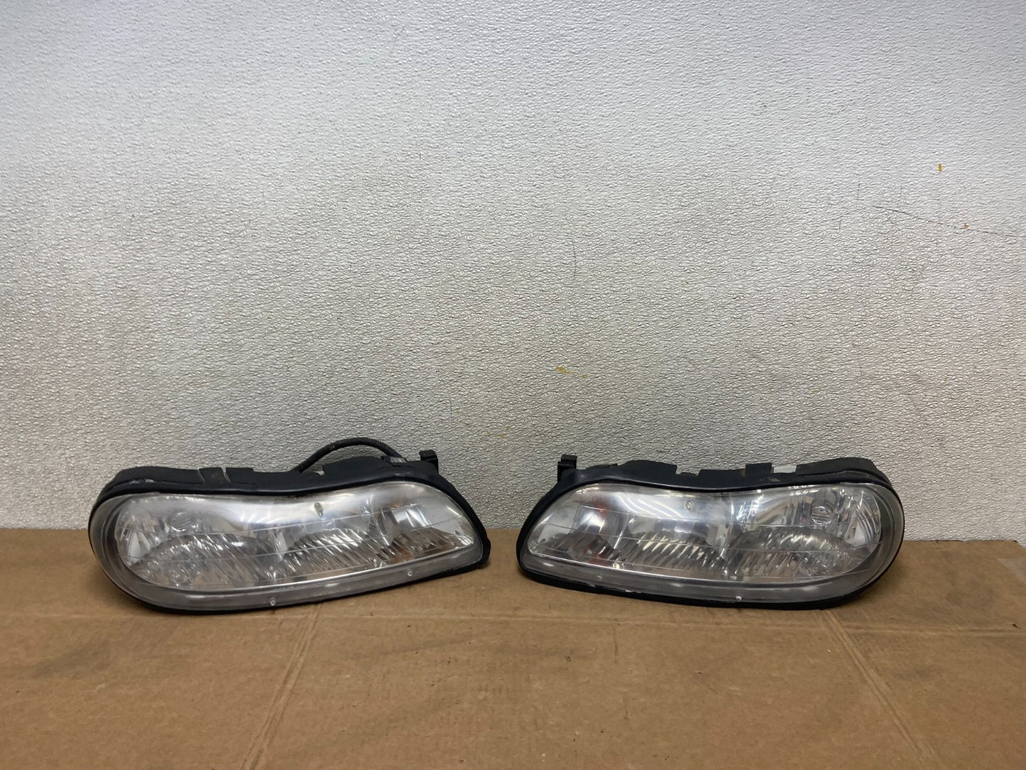 1997 to 2003 Chevrolet Malibu Left+Right Side Headlights OEM Y5122 DW0