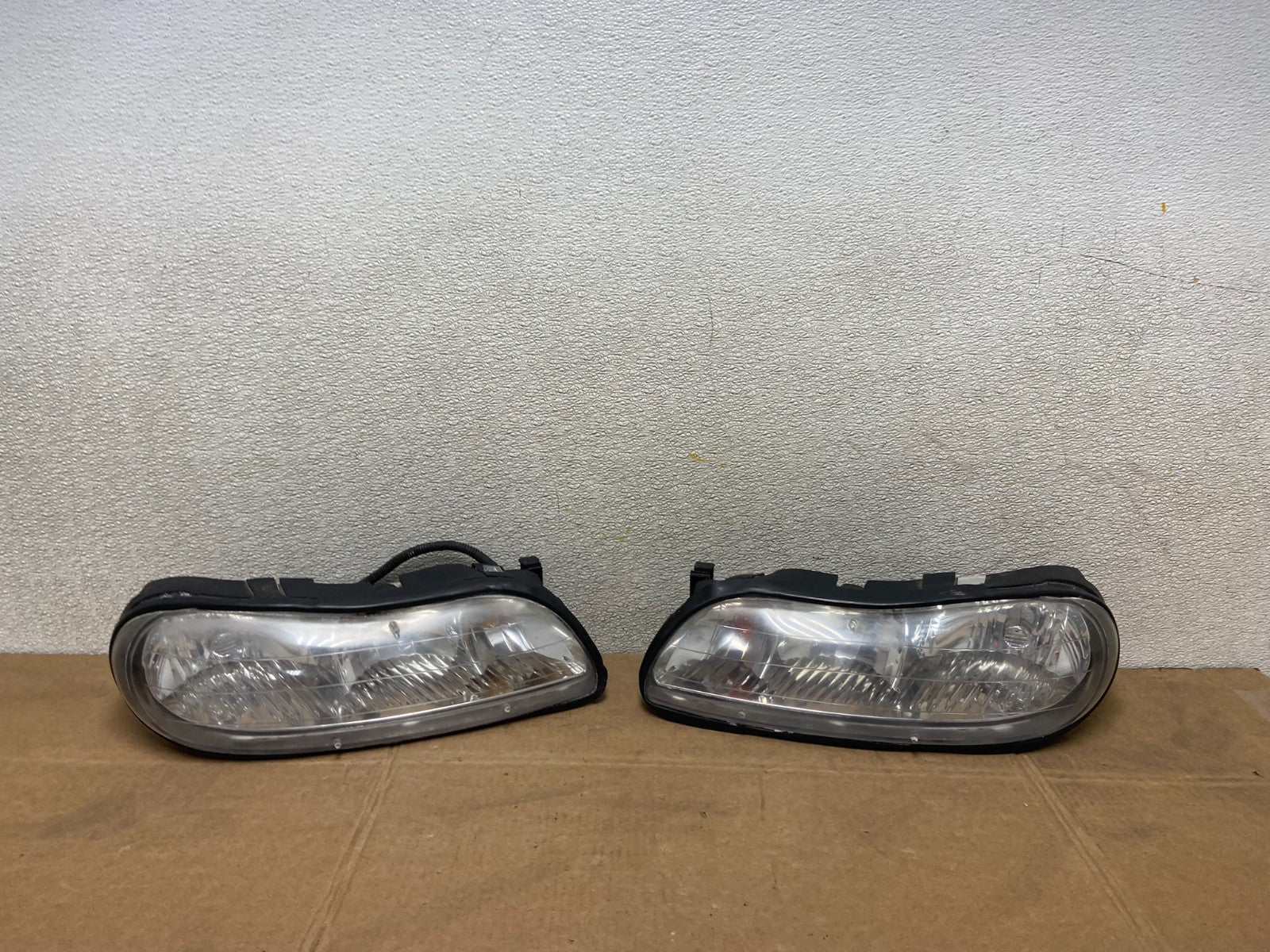 1997 to 2003 Chevrolet Malibu Left+Right Side Headlights OEM Y5122 DW0