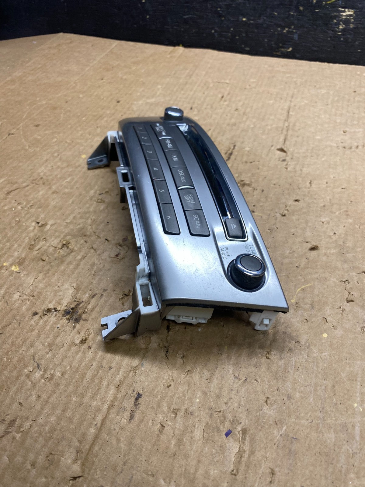 2016 Infiniti JX35 QX60 Dashboard Center Radio AM/FM CD Player Z4414 DG2