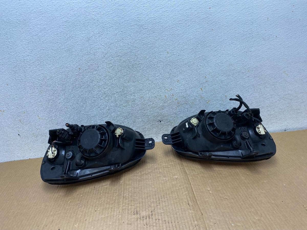 2001-2003 Hyundai Santa Fe Left+Right Headlights Halogen AI5852 DW7