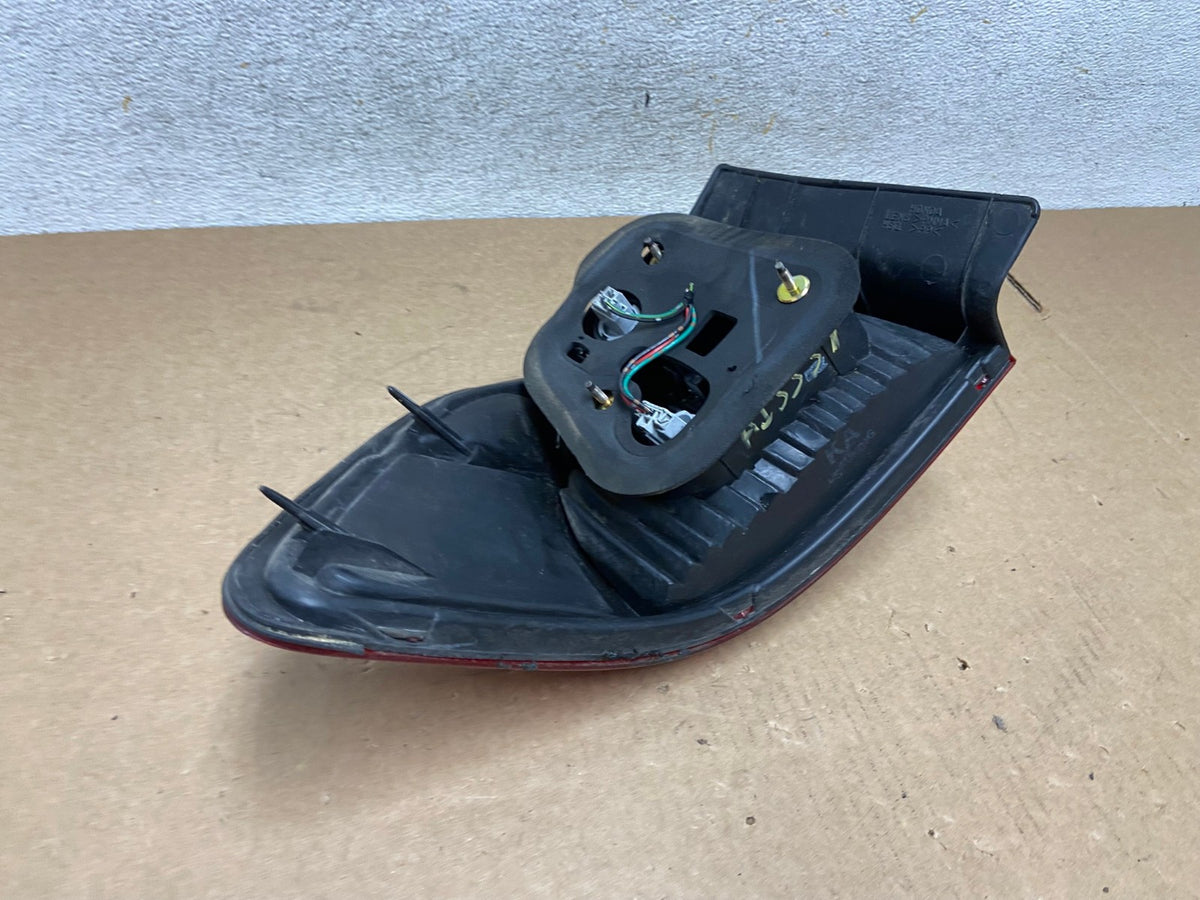 1998 to 2000 Honda Accord Sedan 4door Right RH Side Tail Light AI3331 LK5