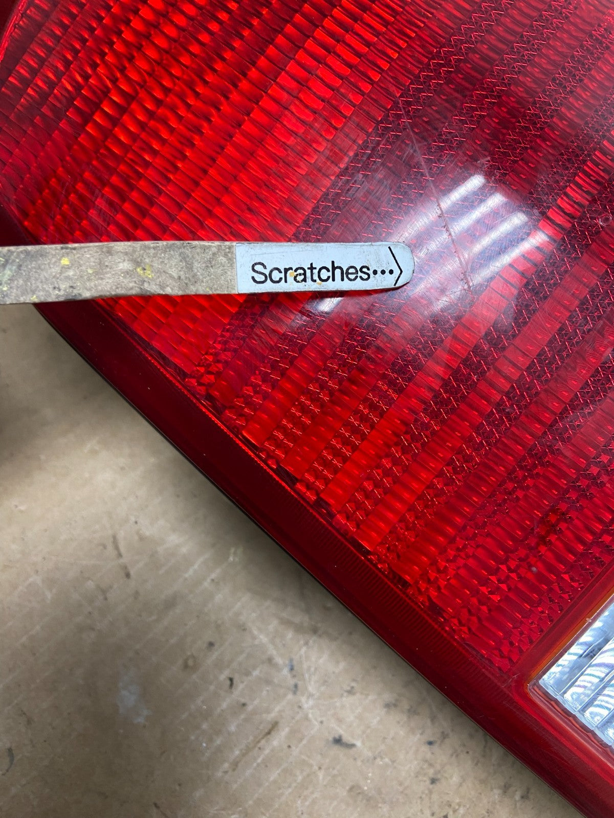 2002 Kia Sedona Right Passenger RH Side Tail Light Oem AC2916 DW3