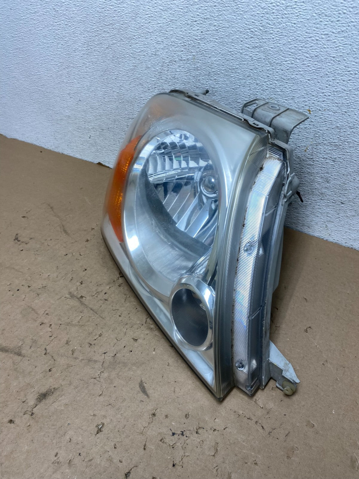 2004 - 2006 Suzuki XL-7 XL7 Right Passenger Side Halogen Headlight AG4293 DW1