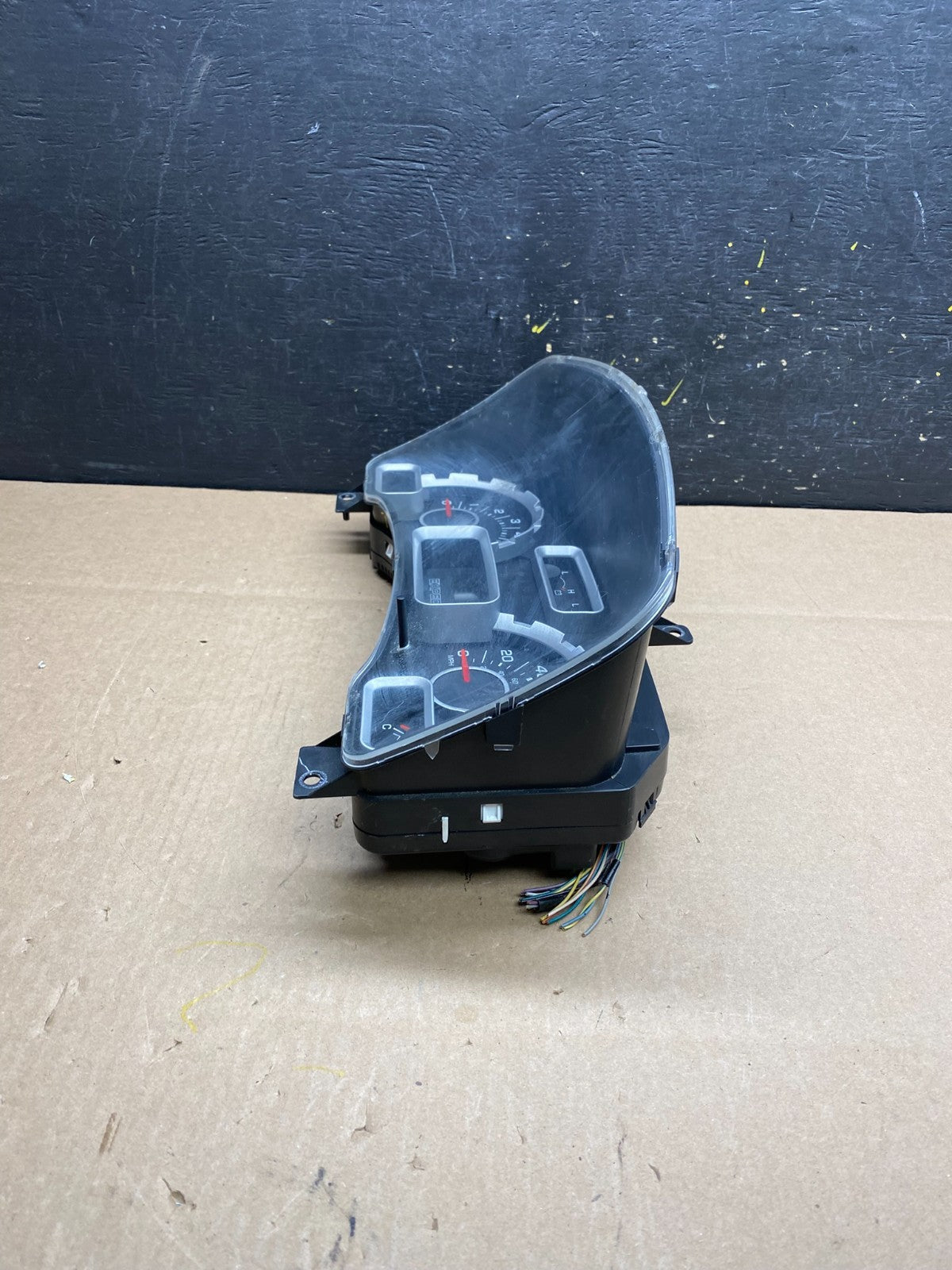 2007 to 2014 Ford Expedition Speedometer Cluster Gauge t4406 DG3