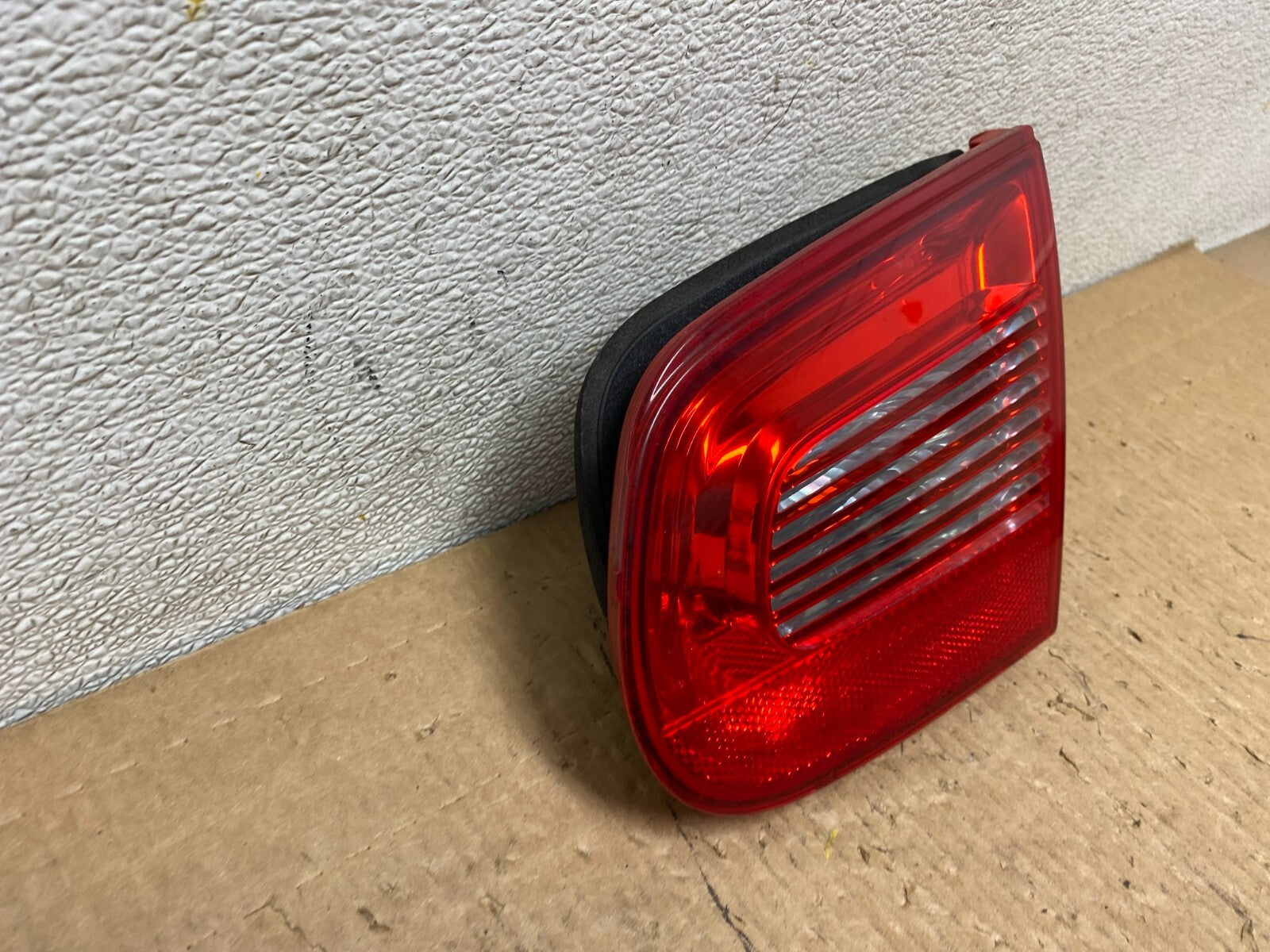 2007 - 2011 Volkswagen Eos Right Passenger Rh Tail Light inner G0738 KC2