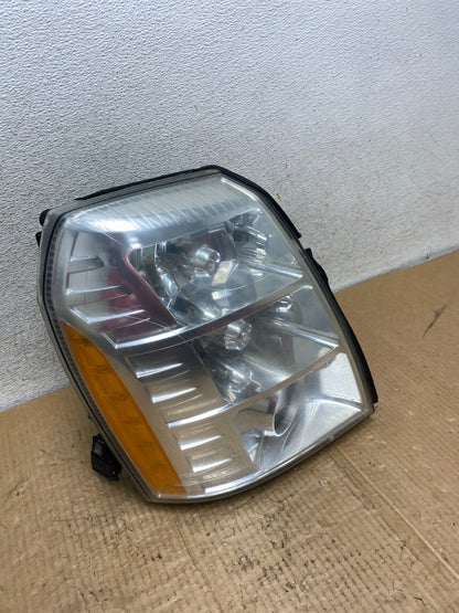 2007 - 2014 Cadillac Escalade Right Passenger Side Xenon HID Headlight AI6870 DW2
