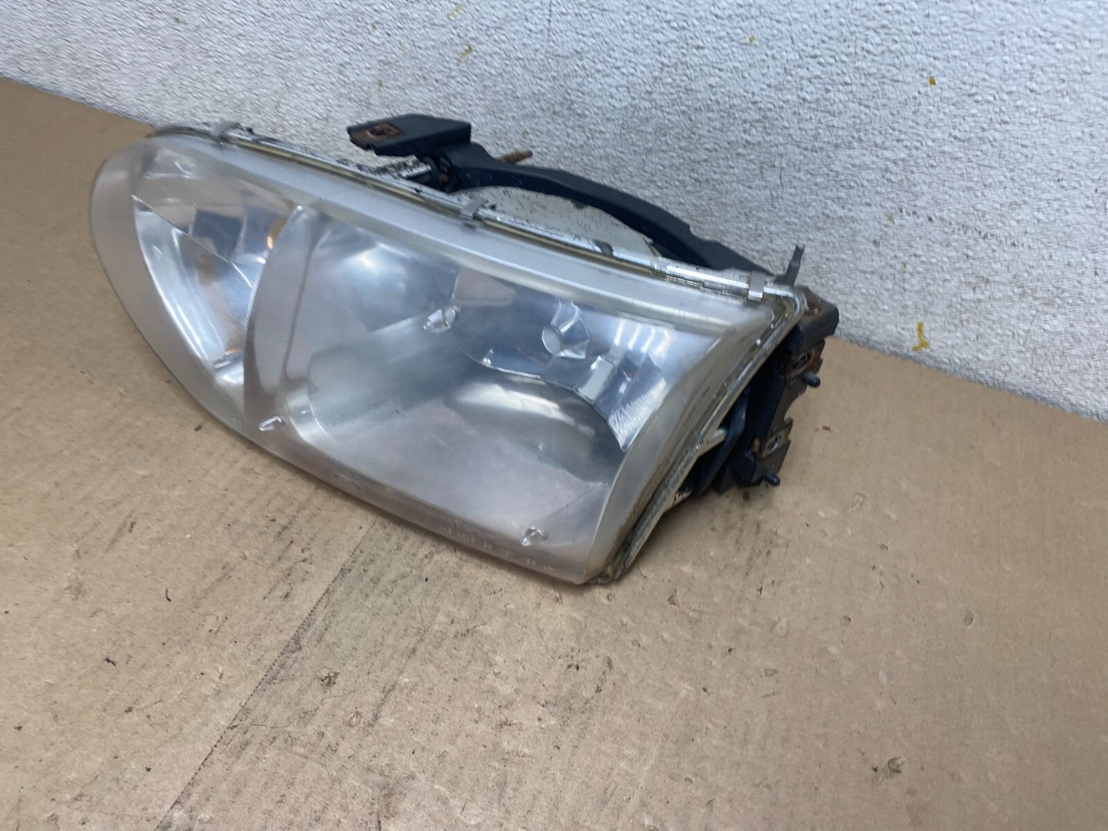 1999 to 2002 Mercury Villager Left Driver LH Side Headlight M5654 DW1