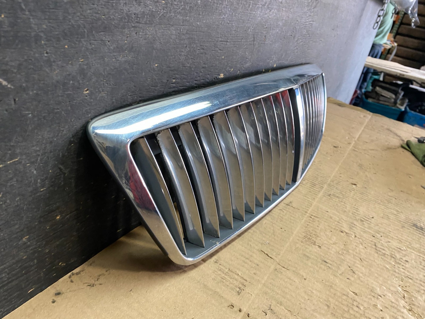 2002 to 2005 Hyundai XG350 Front Upper Grill Grille W/Emblem U6346 DG2