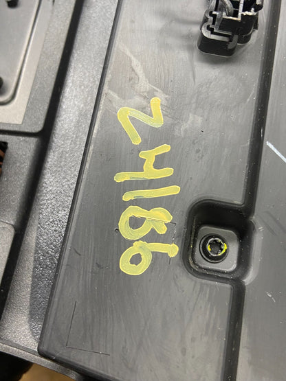 2013 to 2019 Lincoln MKT Radio Dual Climate Control Shifter Panel Z4186 DG7