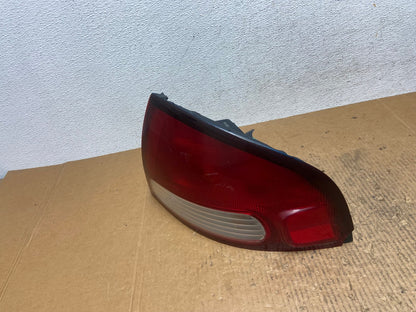2000 2001 2002 2003 Nissan Sentra Right Passenger Side Tail Light AE2607 LK1