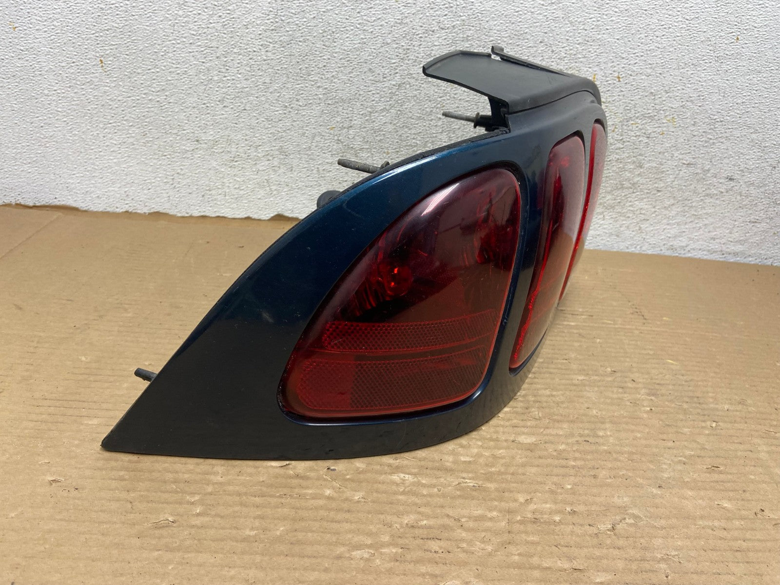 1996 1997 1998 Ford Mustang Left Driver LH Side Tail Light AH0612 LK1