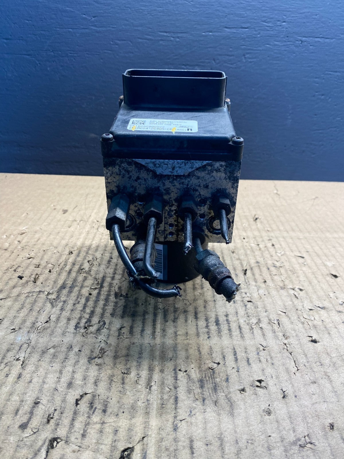 2011 - 2014 Ford E250 E350 Van  ABS Anti Lock Brake Pump Module Oe ab4413 DG1