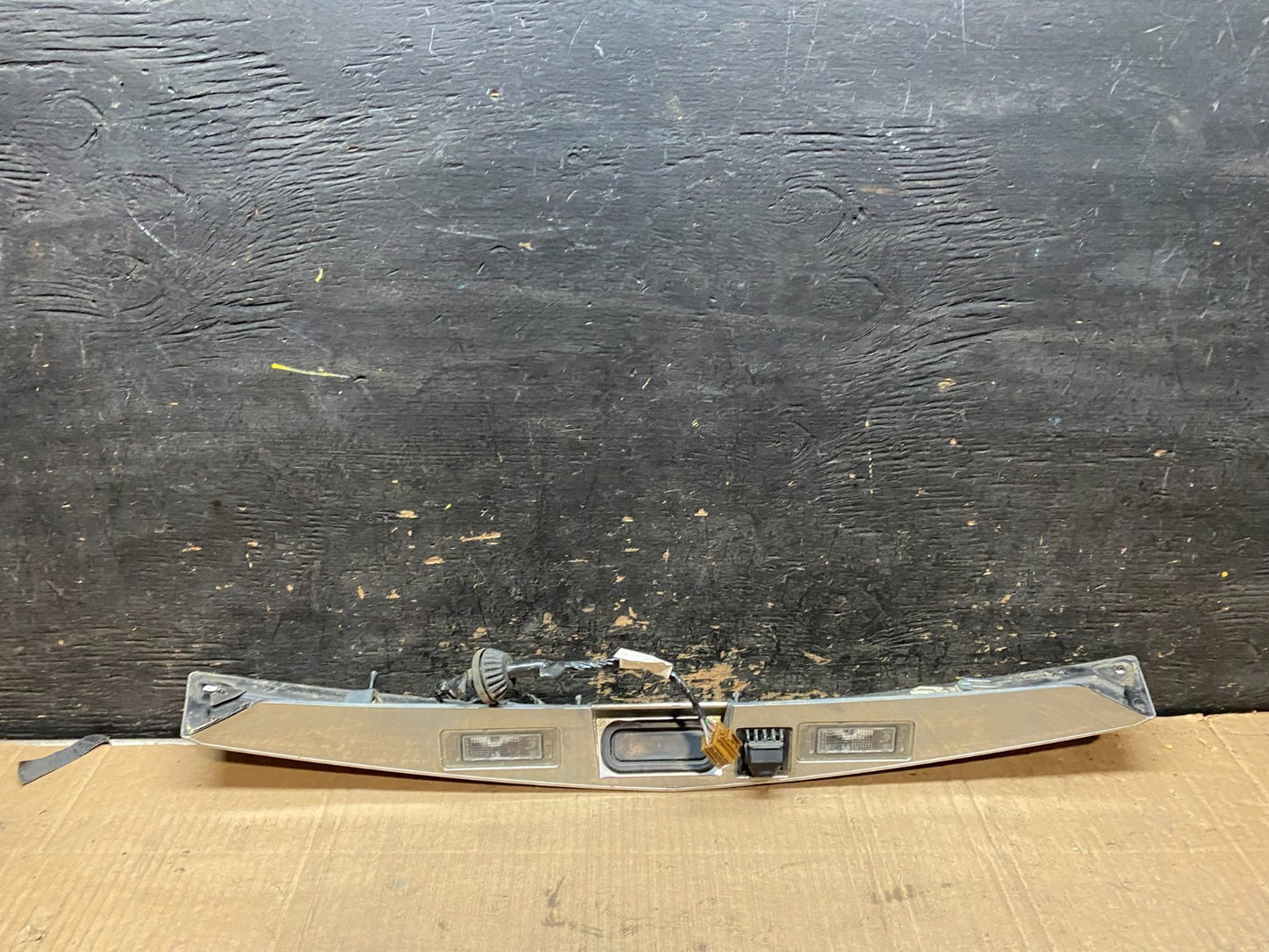 2010-2015 Cadillac SRX Rear Liftgate Tailgate Finish Molding W/ Camera T4144 DG6