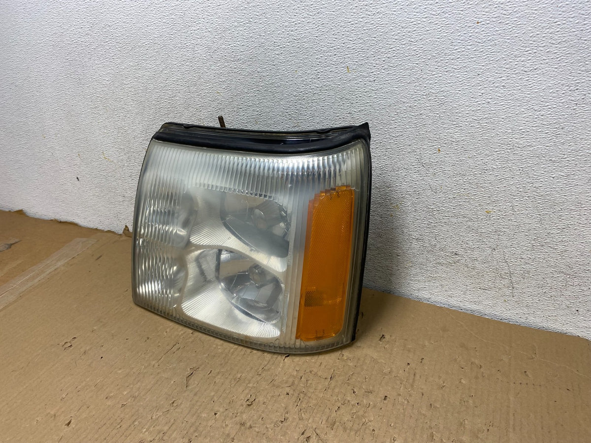 2002 to 2006 Cadillac Escalade Left Driver Lh Xenon HID Headlight AH2868 DW2