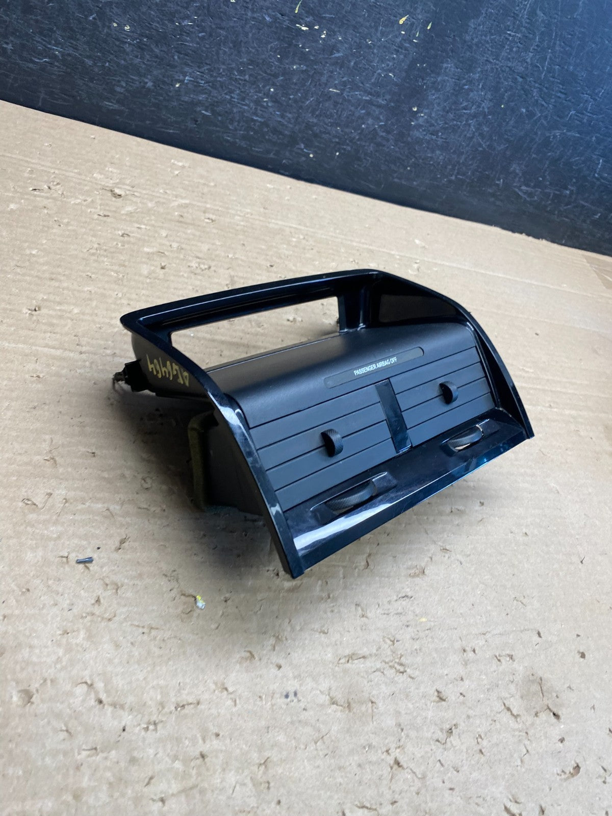 2008 to 2012 Ford Escape Center Dash Air Vent Panel Bezel Trim AG6467 DG1