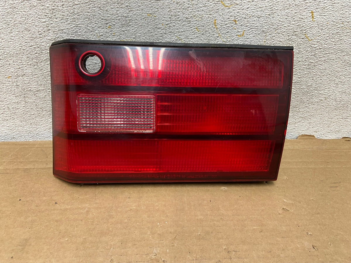 1990 - 1994 Lexus LS400 Right Passenger Tail Light 81590-50010 AH8342 LK0