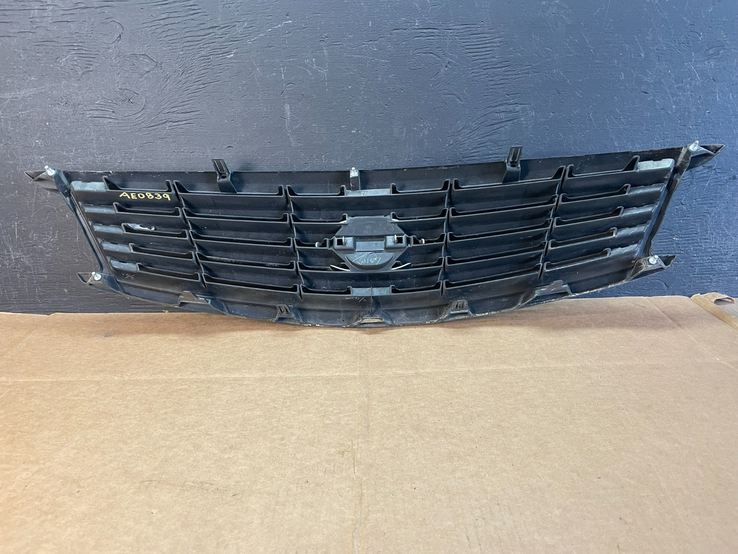 2010 to 2015 Infiniti G37 Front Upper Grill Grille AE0839 DG4