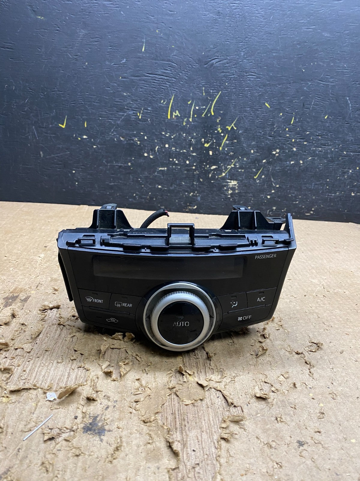 2012 2014 Toyota Prius V Climate Heater A/C AC Control Panel  Oem z9887 DG0