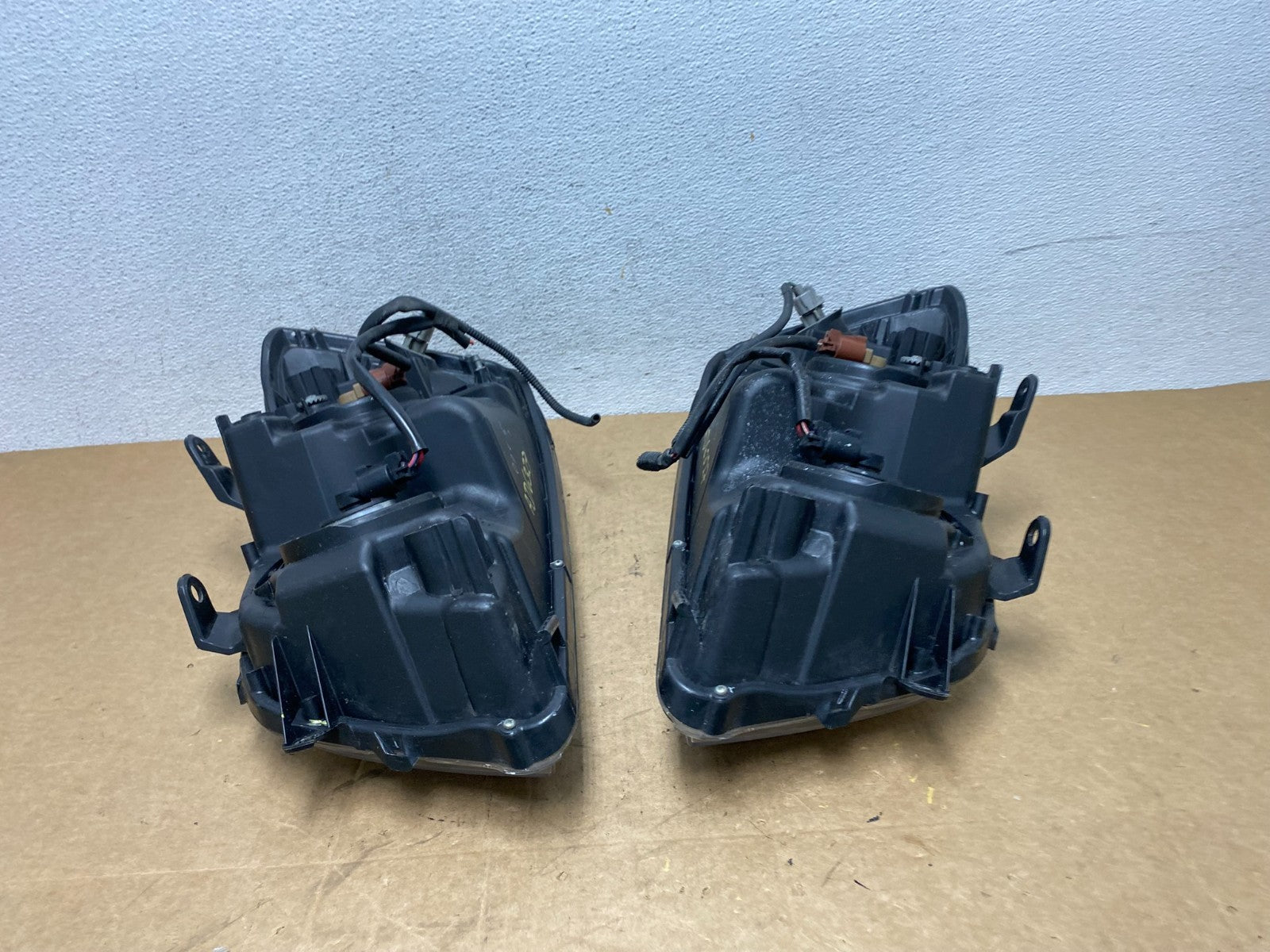 2004 2005 2006 Toyota Highlander Headlights Left+Right Side AD6327 DW10