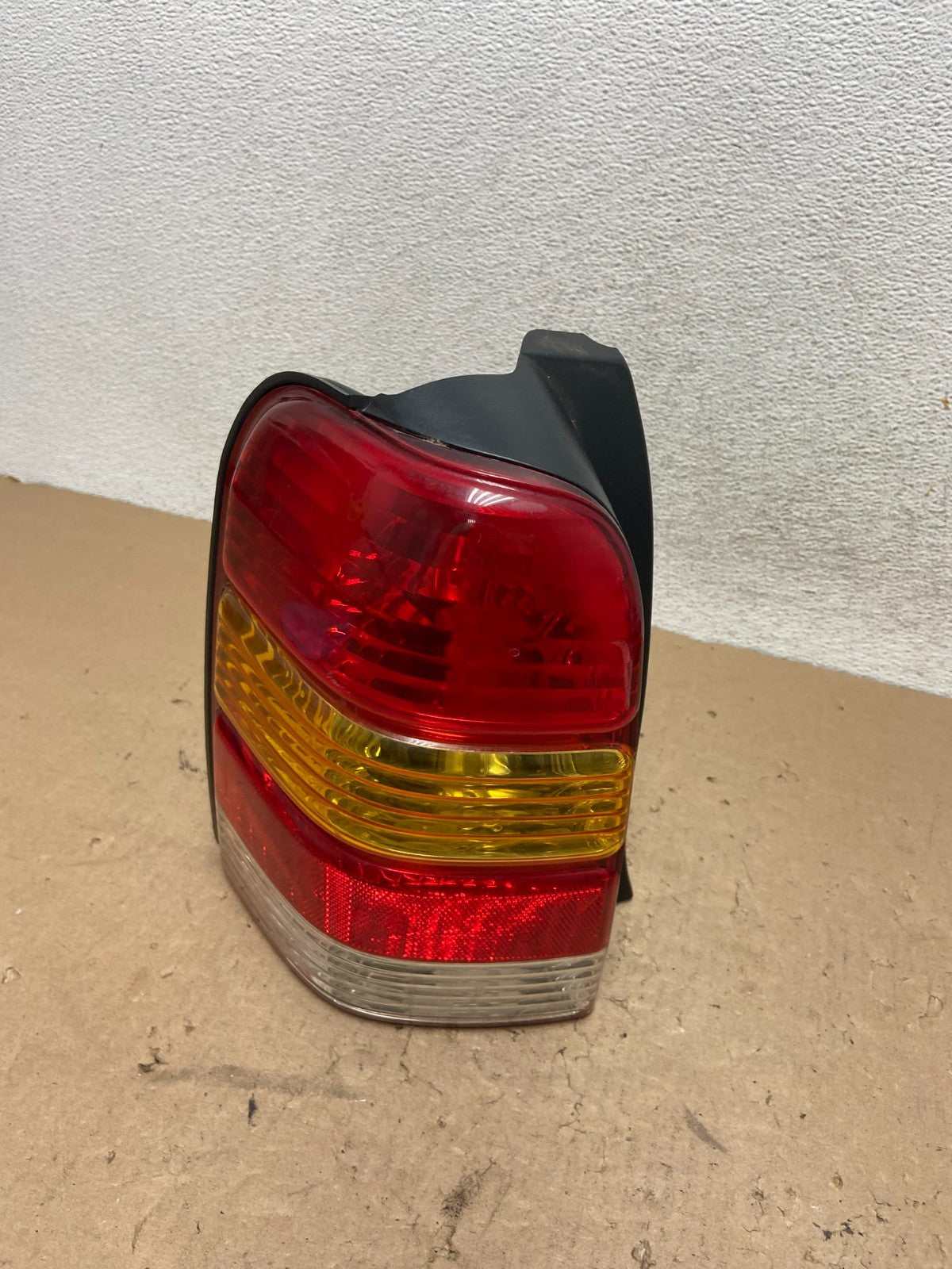 2001 to 2007 Ford Escape Left Driver Side Tail Light AG43780