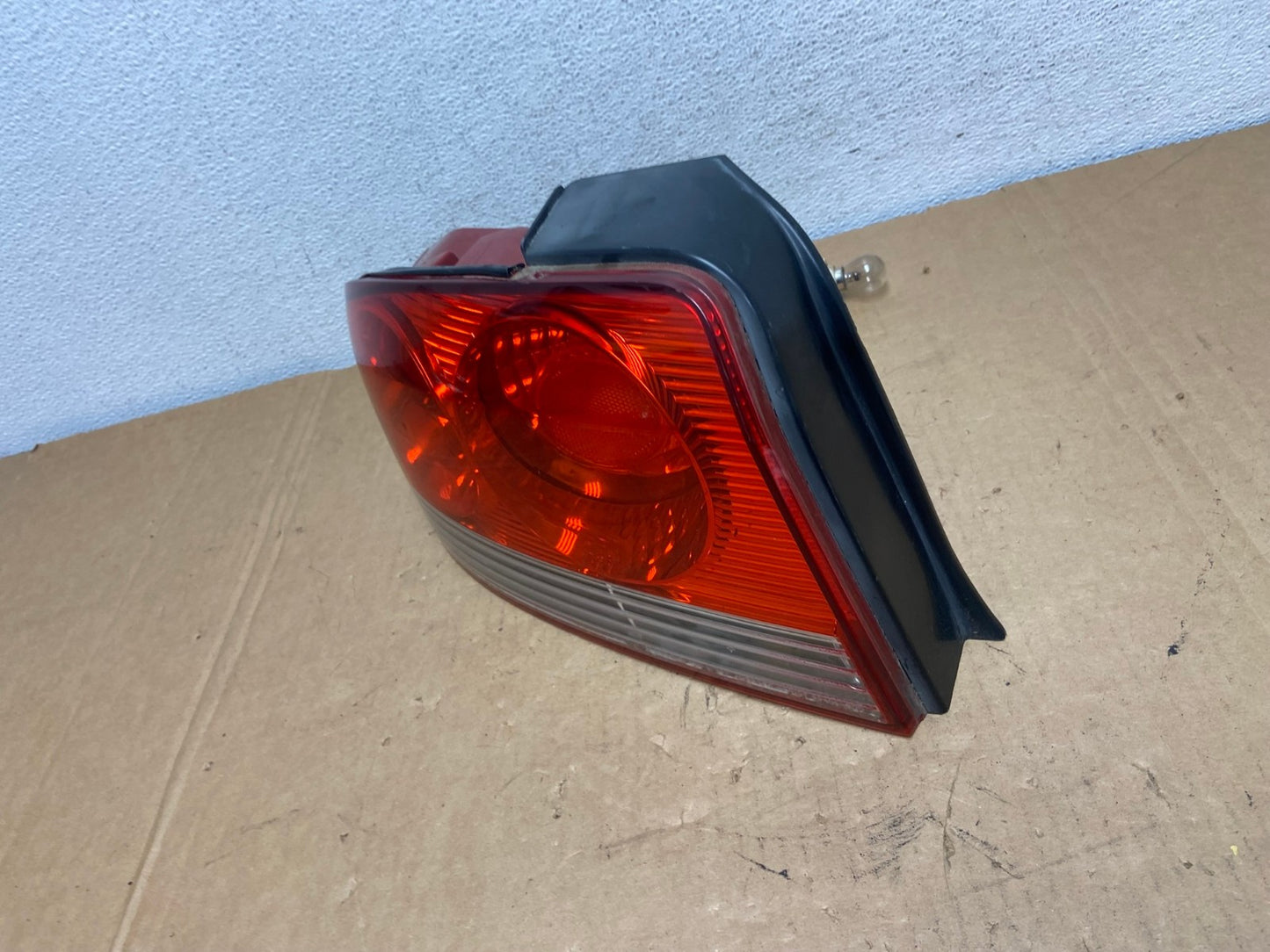 2002 to 2005 Hyundai Sonata Left Driver Lh Side Tail Light AD2792 LK1