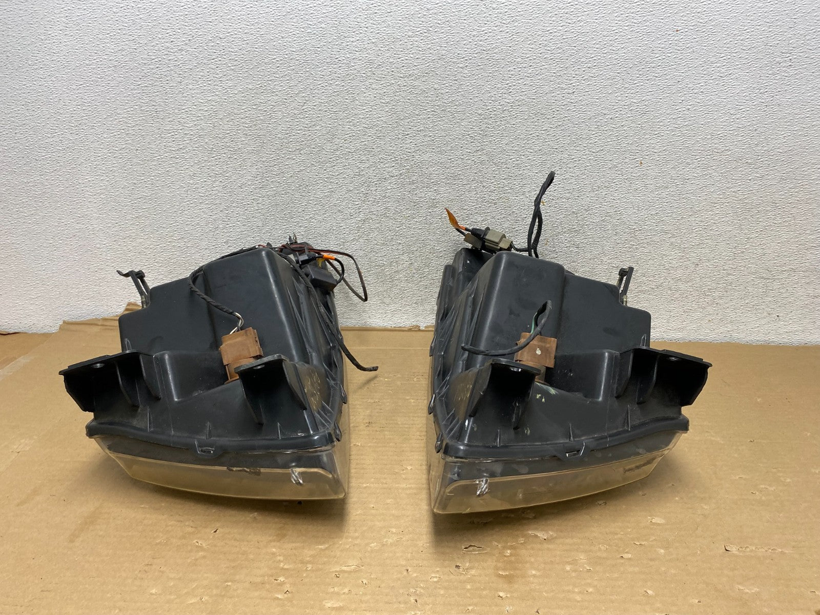 2004 to 2008 Ford F-150 F150 Left+Right Halogen Headlights AG9201 DW11
