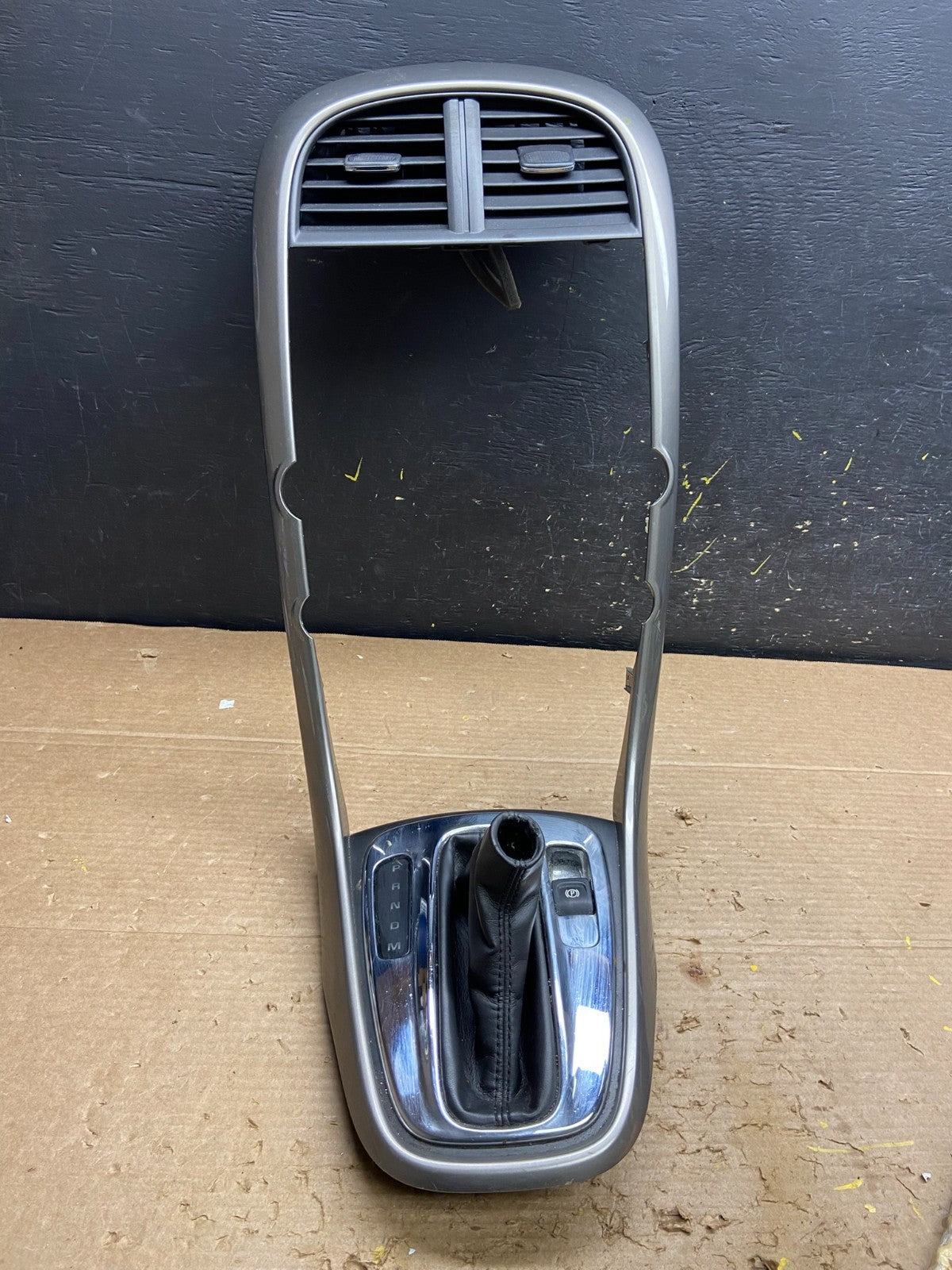 2013-2015 Chevrolet Malibu Center Dash Radio Switch Air Vent Trim Bezel w2065 DG0