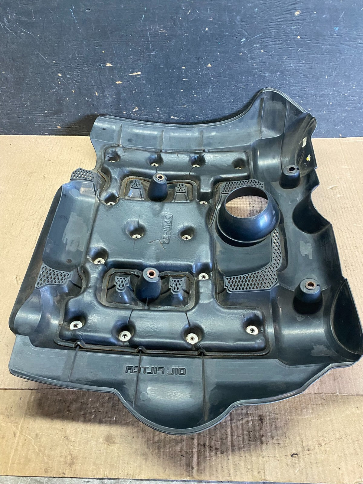 2006 to 2008 Kia Sedona V6 3.8L Engine Motor Cover O7859 PS7