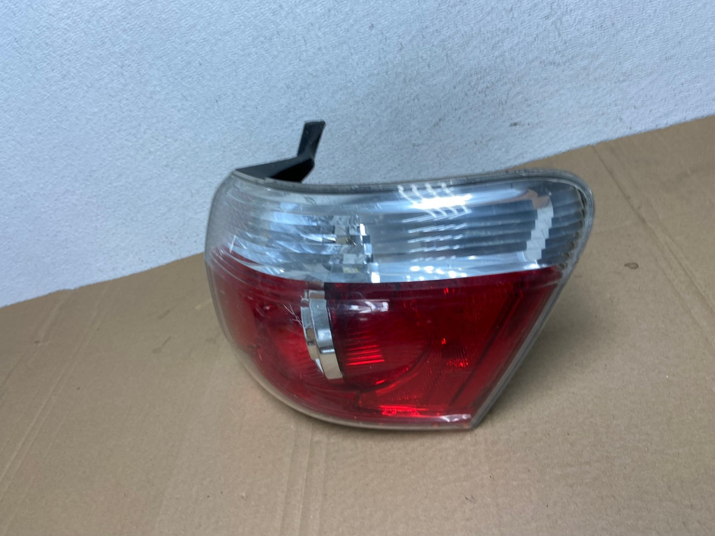 2007 to 2012 GMC Acadia Halogen Tail Light Right Passenger RH Side AC3745 LK1