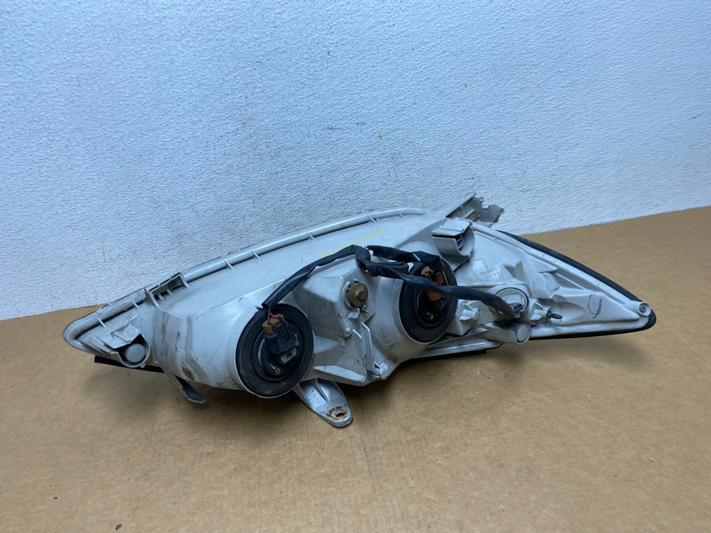 2002 2003 2004 Toyota Camry Left Driver Lh Side Halogen Headlight AD4474 DW5