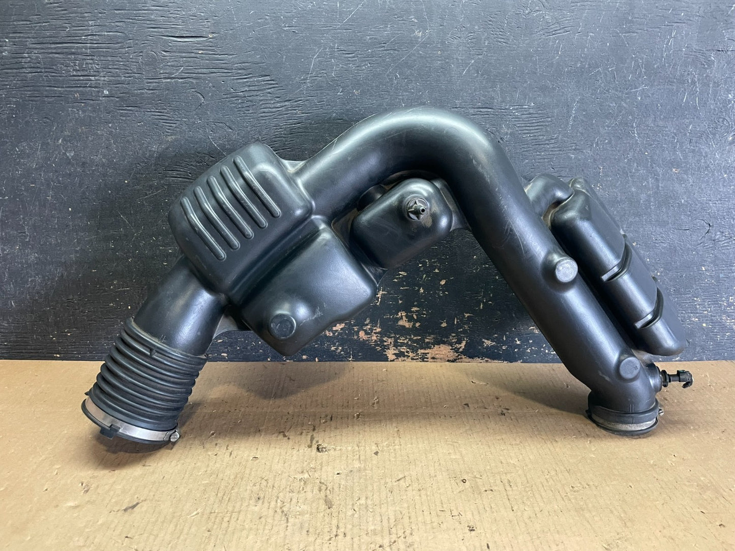 2011 - 2013 Dodge Durango 3.6L Resonator Air Intake Tube aa2410 DG0