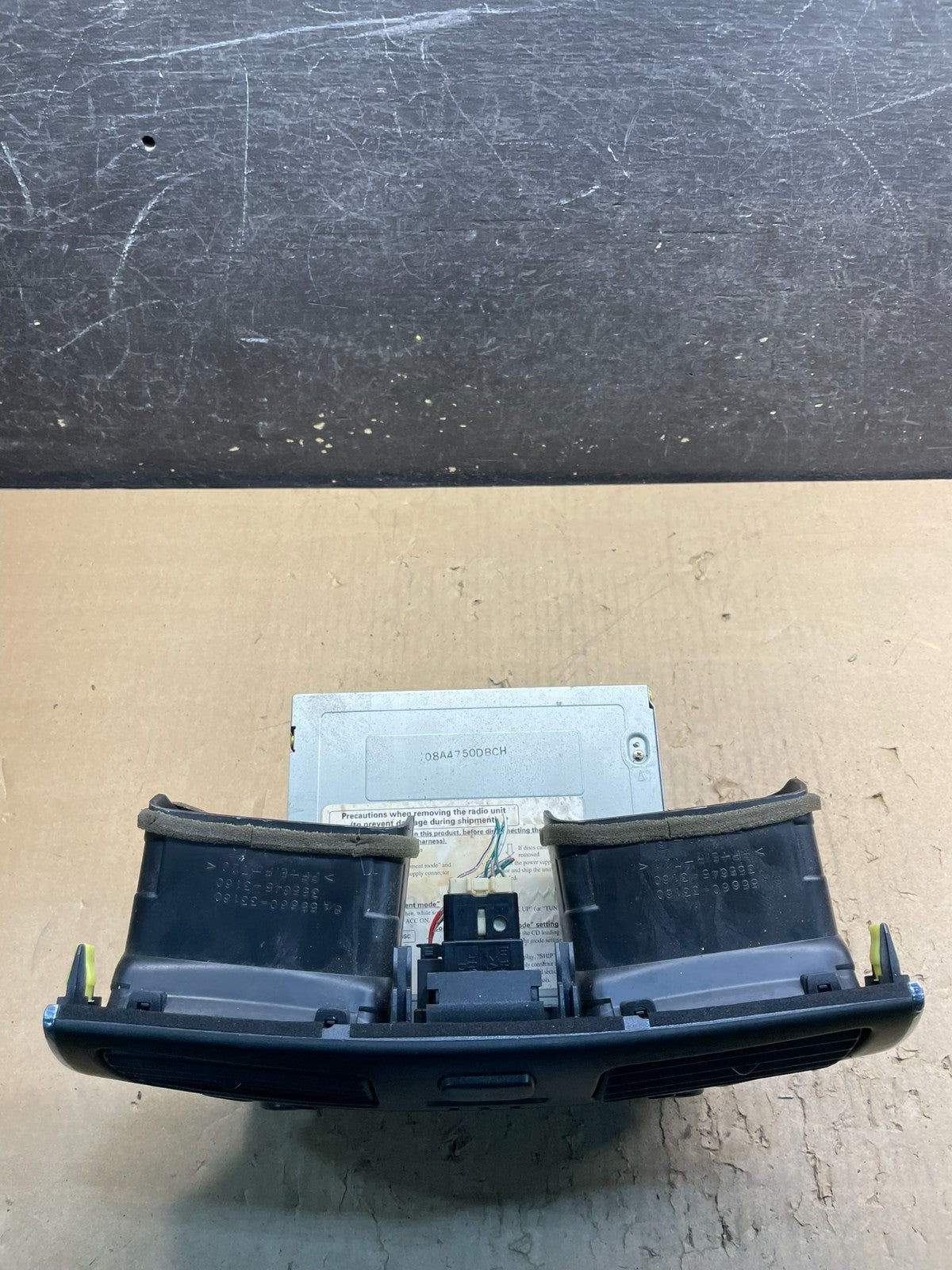 2002-2006 Lexus ES330 Es300 Radio Receiver Tape CD Air Vent Bezel OEM W4461 DG4