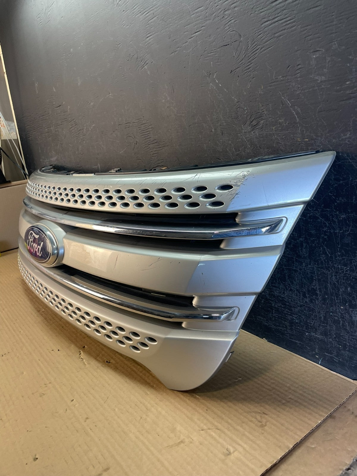 2011 to 2015 Ford Explorer Upper Front Grill Grille AF3471 DW1